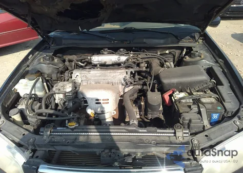 2000 Toyota Camry Le from USA, damaged, VIN 4T1BG22K4YU671847
